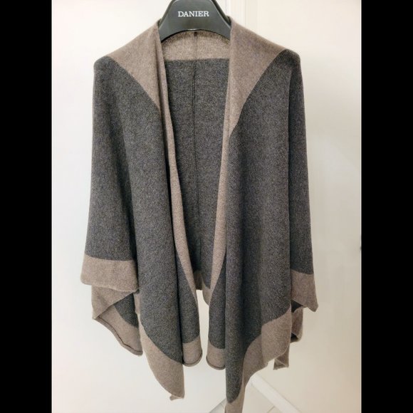Black Goat Cashmere 2 Tone Cape - Picture 1 of 10